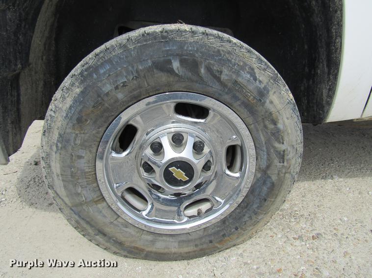 image for item DD7428 2014 Chevrolet Silverado 2500HD Crew Cab utility bed pickup truck