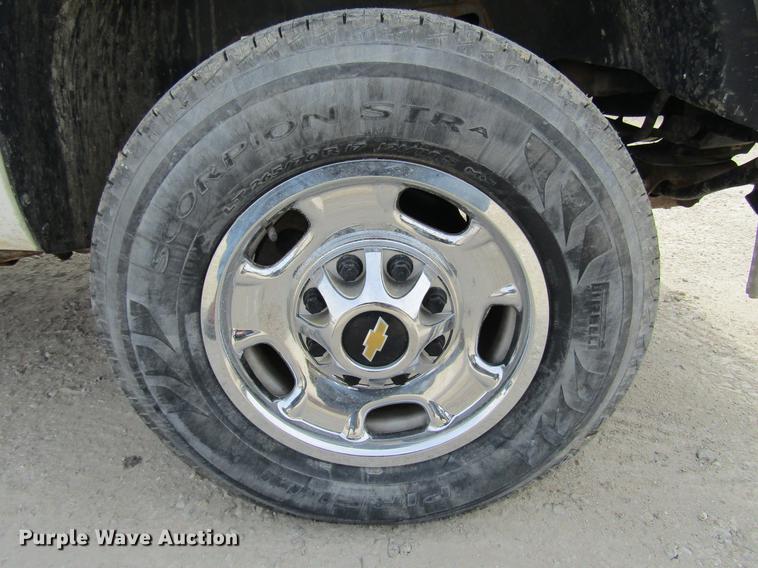 image for item DD7428 2014 Chevrolet Silverado 2500HD Crew Cab utility bed pickup truck