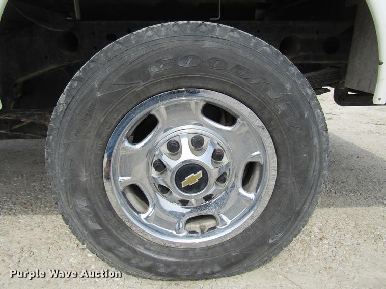 image for item DD7428 2014 Chevrolet Silverado 2500HD Crew Cab utility bed pickup truck