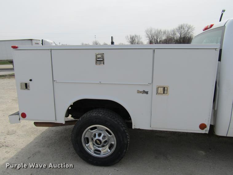 image for item DD7428 2014 Chevrolet Silverado 2500HD Crew Cab utility bed pickup truck