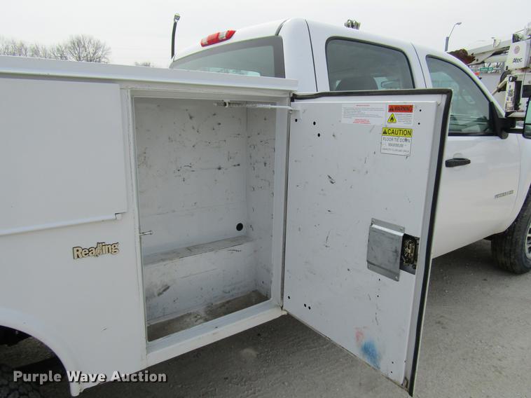 image for item DD7428 2014 Chevrolet Silverado 2500HD Crew Cab utility bed pickup truck