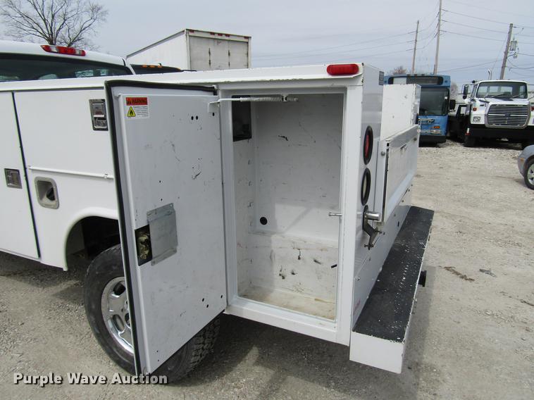 image for item DD7428 2014 Chevrolet Silverado 2500HD Crew Cab utility bed pickup truck