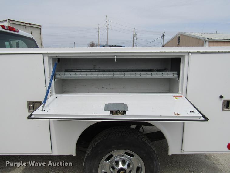 image for item DD7428 2014 Chevrolet Silverado 2500HD Crew Cab utility bed pickup truck