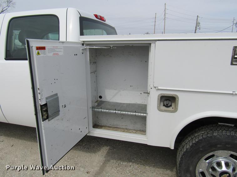 image for item DD7428 2014 Chevrolet Silverado 2500HD Crew Cab utility bed pickup truck