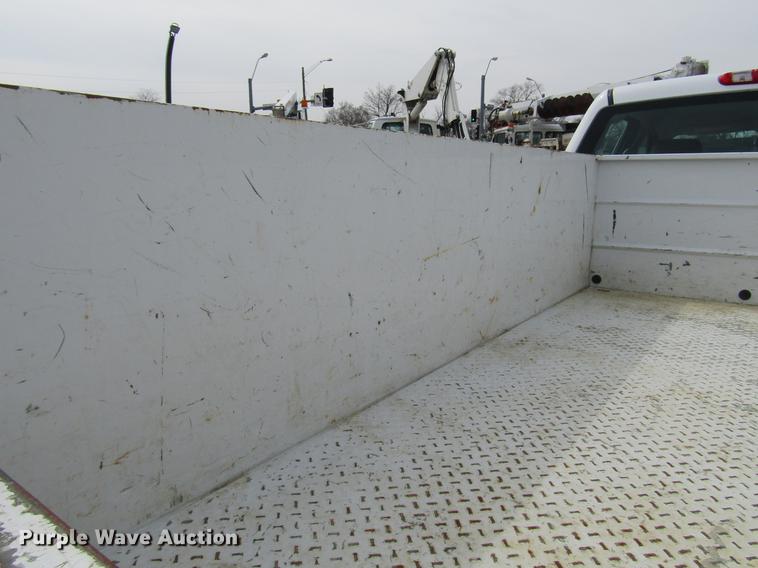 image for item DD7428 2014 Chevrolet Silverado 2500HD Crew Cab utility bed pickup truck