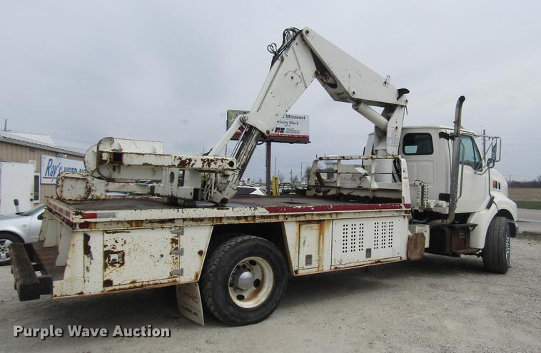 image for item DD7429 1998 Ford L8513 Louisville 113 service truck with crane