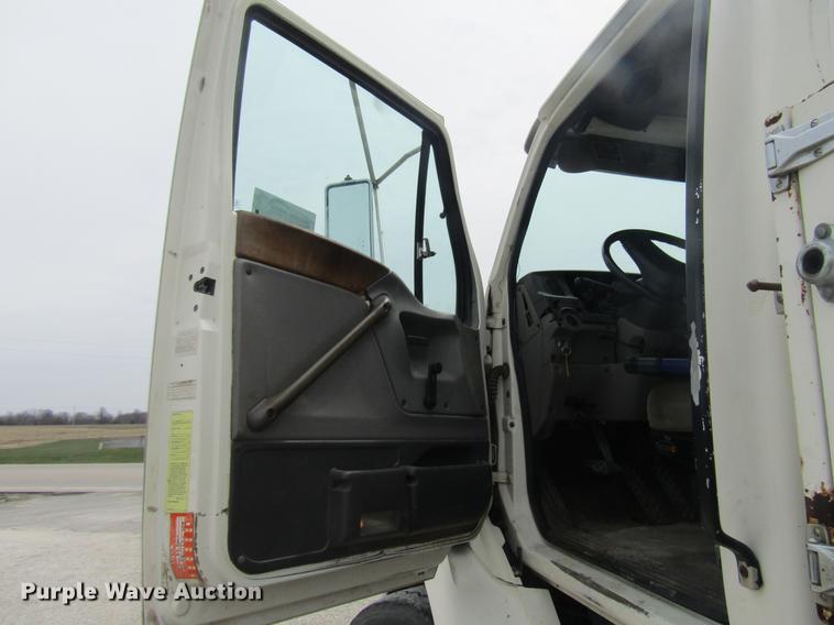 image for item DD7429 1998 Ford L8513 Louisville 113 service truck with crane