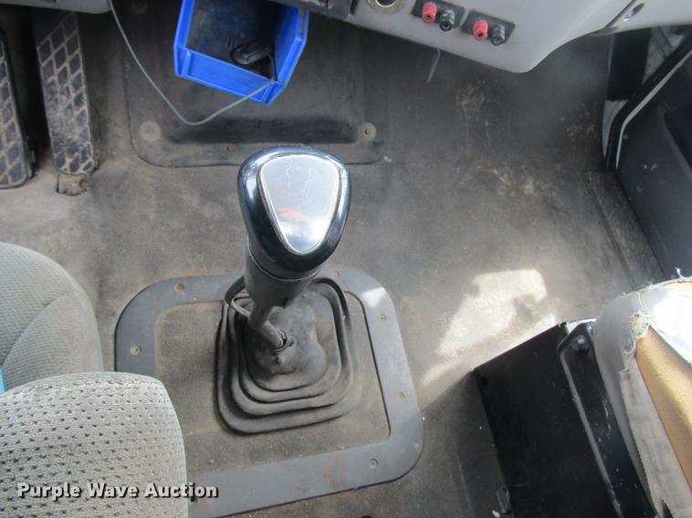 image for item DD7429 1998 Ford L8513 Louisville 113 service truck with crane