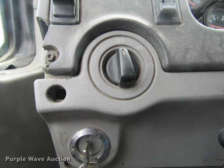 image for item DD7429 1998 Ford L8513 Louisville 113 service truck with crane