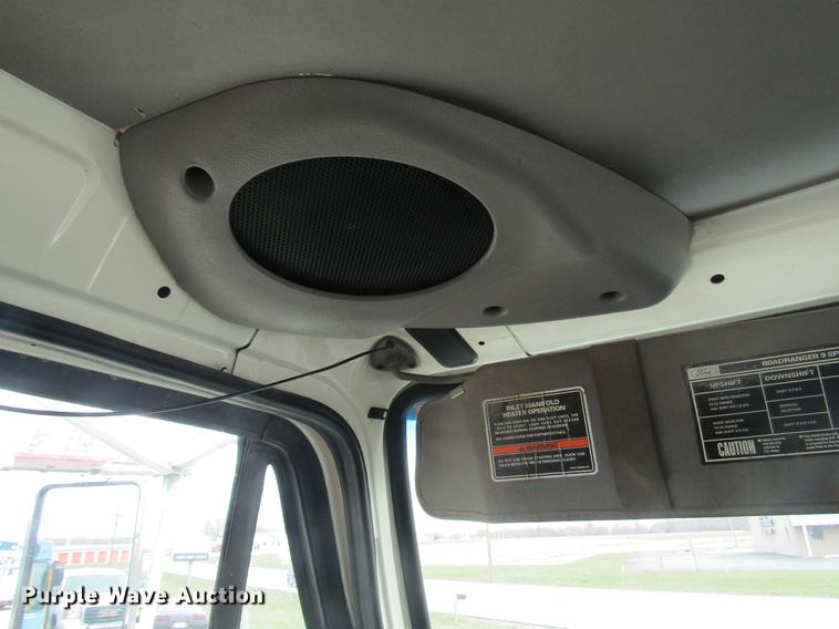 image for item DD7429 1998 Ford L8513 Louisville 113 service truck with crane