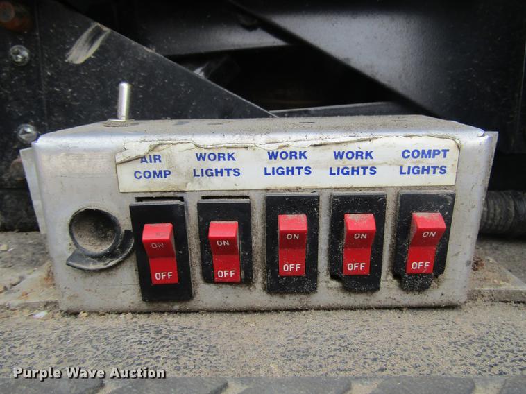 image for item DD7429 1998 Ford L8513 Louisville 113 service truck with crane