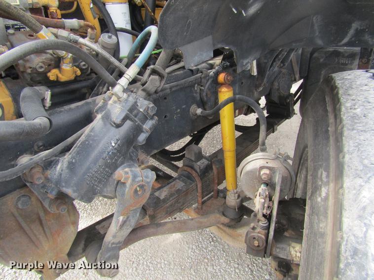 image for item DD7429 1998 Ford L8513 Louisville 113 service truck with crane