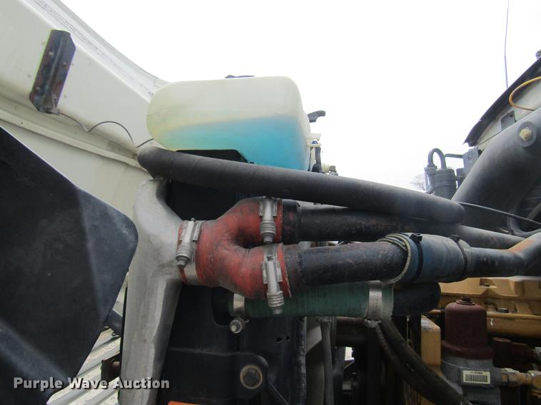 image for item DD7429 1998 Ford L8513 Louisville 113 service truck with crane