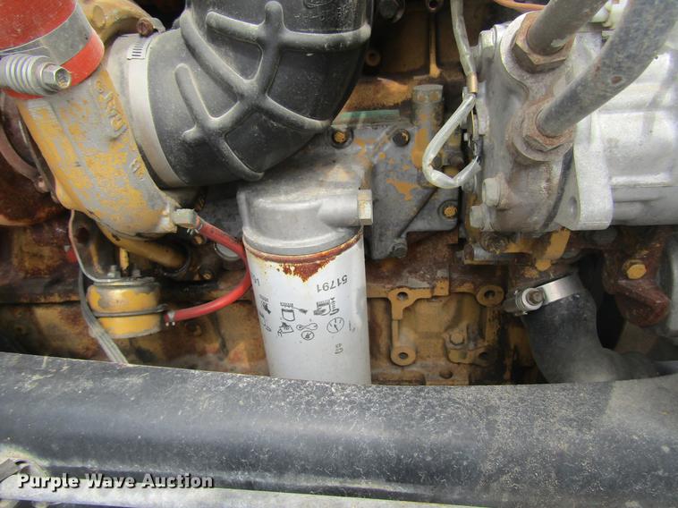 image for item DD7429 1998 Ford L8513 Louisville 113 service truck with crane