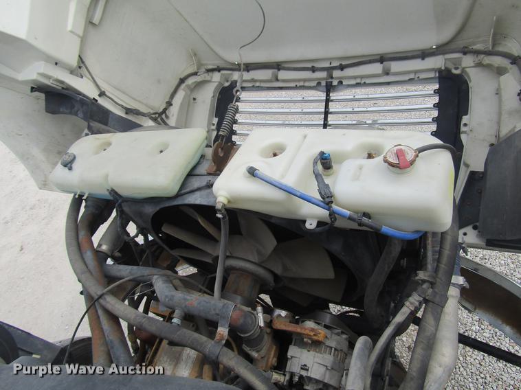 image for item DD7429 1998 Ford L8513 Louisville 113 service truck with crane