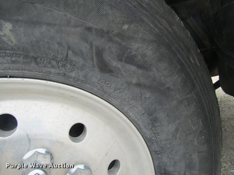 image for item DD7429 1998 Ford L8513 Louisville 113 service truck with crane