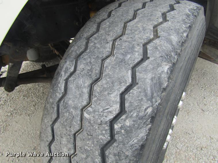 image for item DD7429 1998 Ford L8513 Louisville 113 service truck with crane