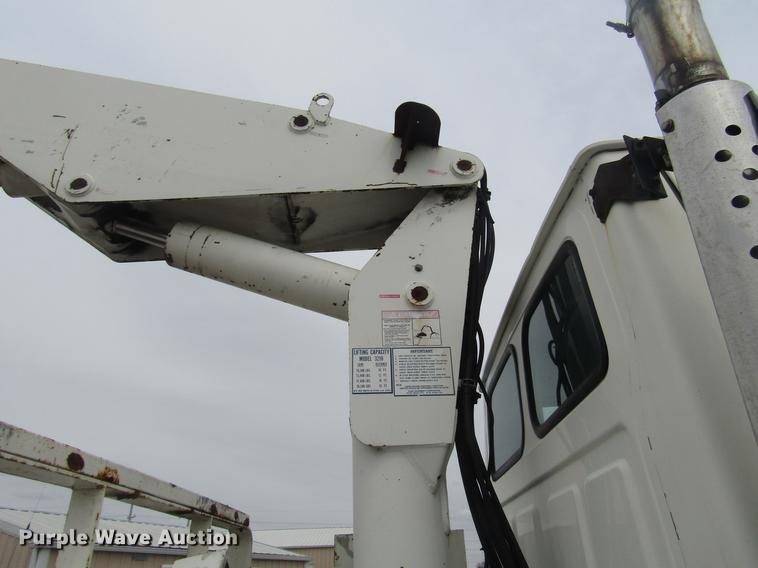 image for item DD7429 1998 Ford L8513 Louisville 113 service truck with crane