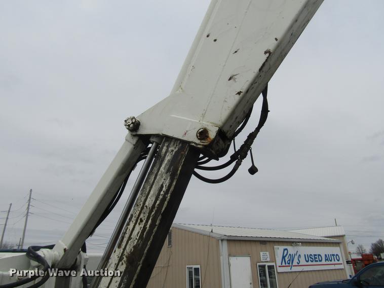 image for item DD7429 1998 Ford L8513 Louisville 113 service truck with crane