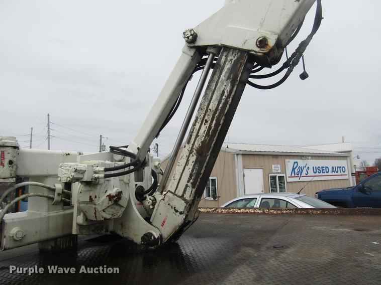 image for item DD7429 1998 Ford L8513 Louisville 113 service truck with crane