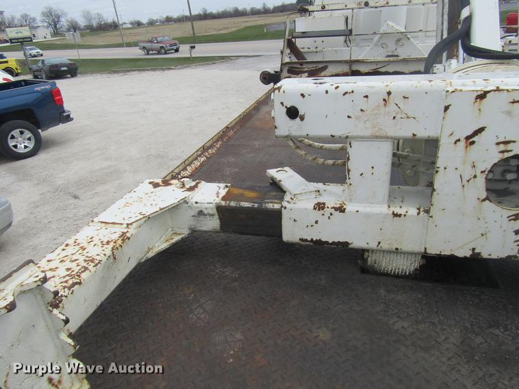 image for item DD7429 1998 Ford L8513 Louisville 113 service truck with crane