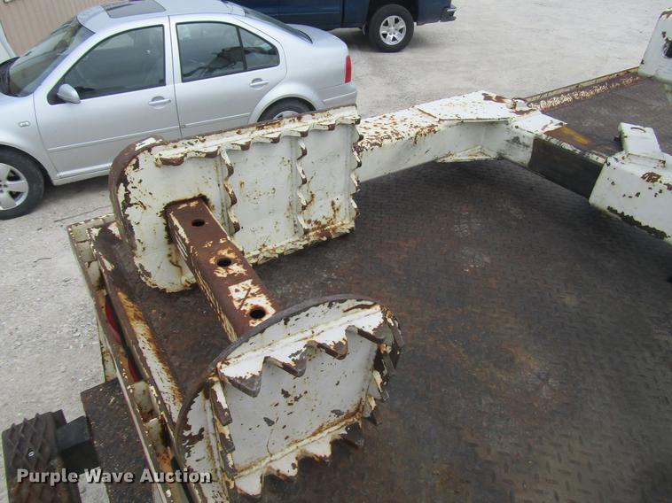 image for item DD7429 1998 Ford L8513 Louisville 113 service truck with crane