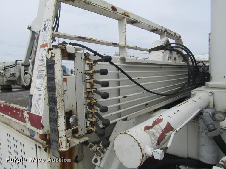 image for item DD7429 1998 Ford L8513 Louisville 113 service truck with crane