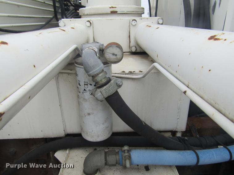 image for item DD7429 1998 Ford L8513 Louisville 113 service truck with crane