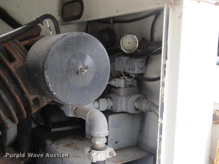 image for item DD7429 1998 Ford L8513 Louisville 113 service truck with crane