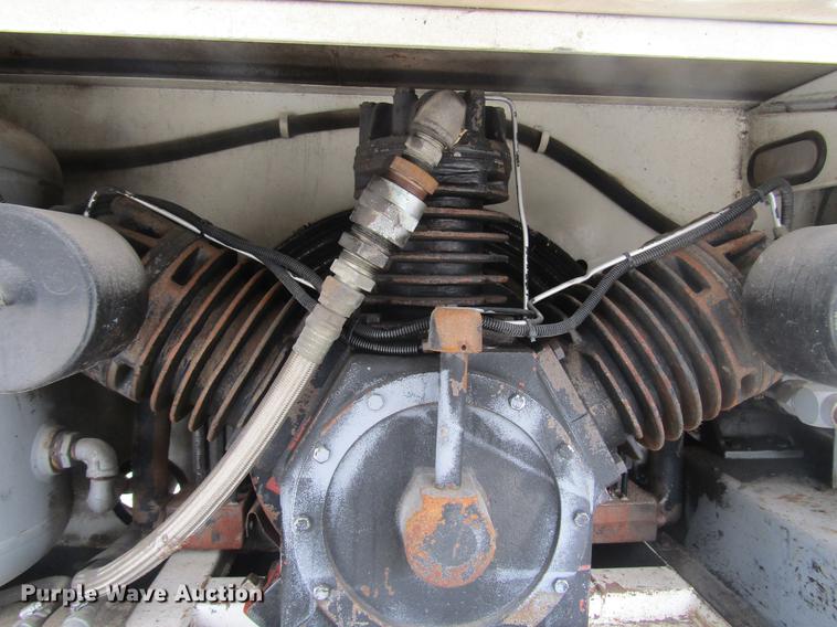 image for item DD7429 1998 Ford L8513 Louisville 113 service truck with crane