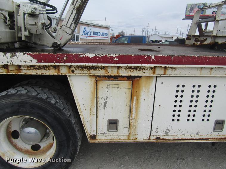 image for item DD7429 1998 Ford L8513 Louisville 113 service truck with crane