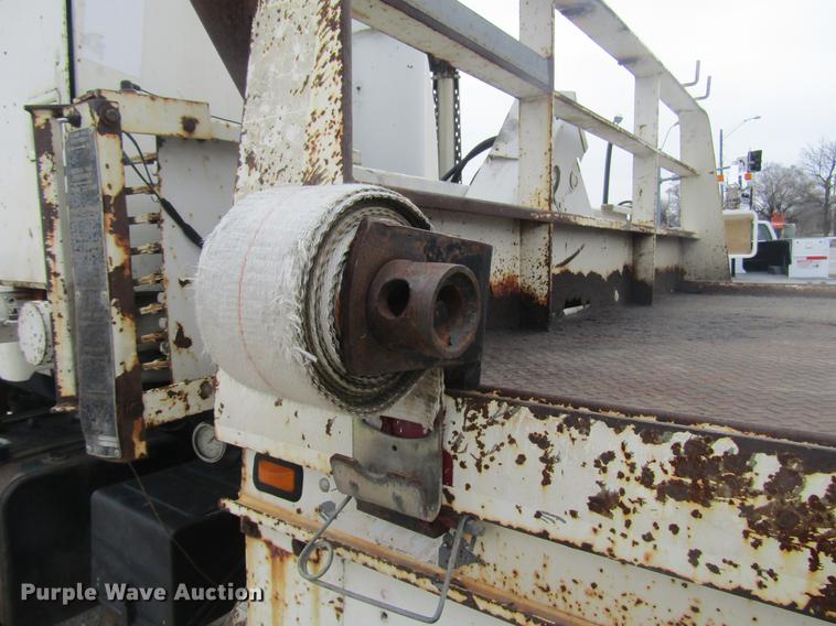 image for item DD7429 1998 Ford L8513 Louisville 113 service truck with crane