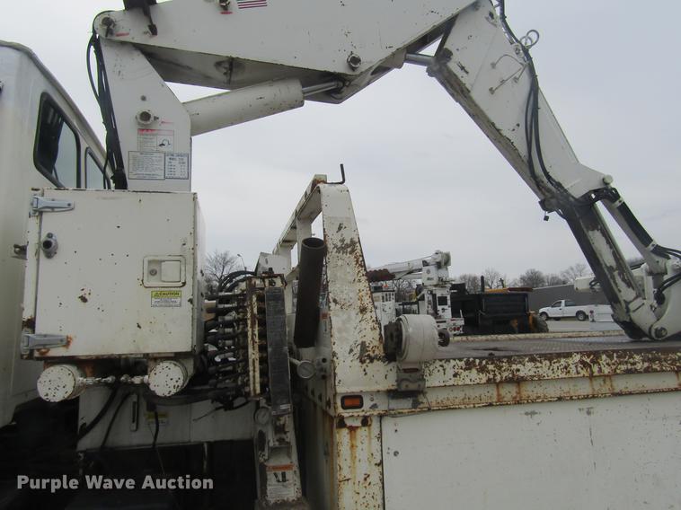 image for item DD7429 1998 Ford L8513 Louisville 113 service truck with crane