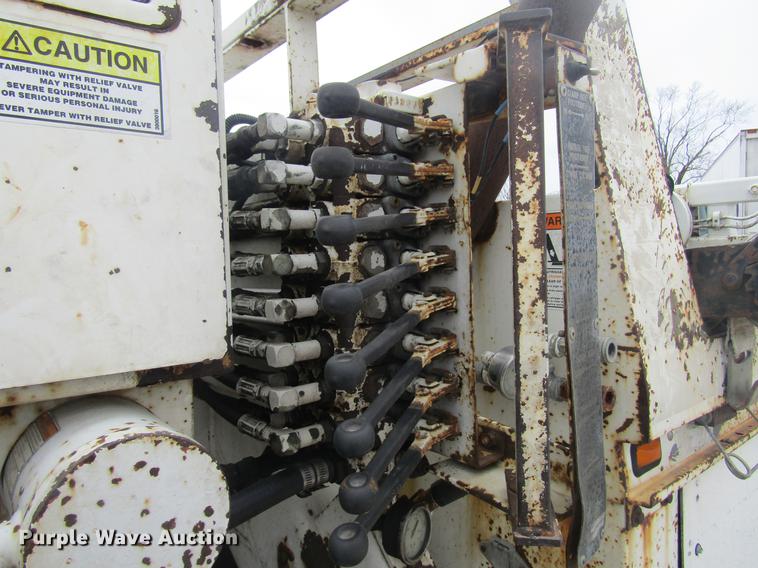 image for item DD7429 1998 Ford L8513 Louisville 113 service truck with crane