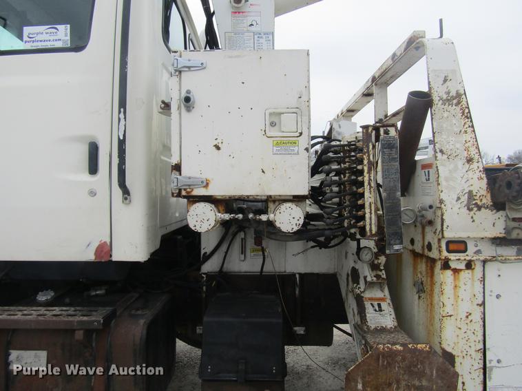 image for item DD7429 1998 Ford L8513 Louisville 113 service truck with crane