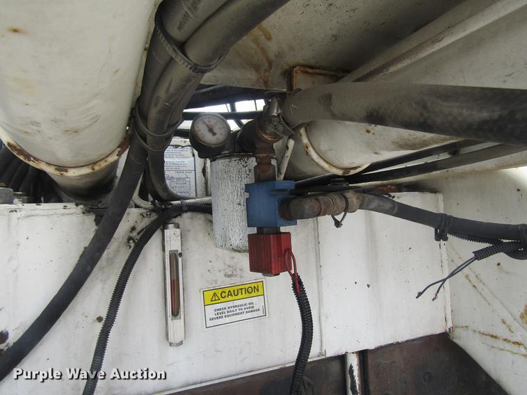 image for item DD7429 1998 Ford L8513 Louisville 113 service truck with crane