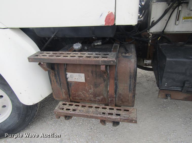 image for item DD7429 1998 Ford L8513 Louisville 113 service truck with crane