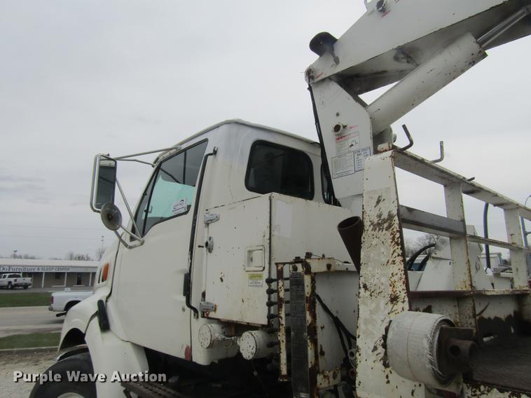image for item DD7429 1998 Ford L8513 Louisville 113 service truck with crane