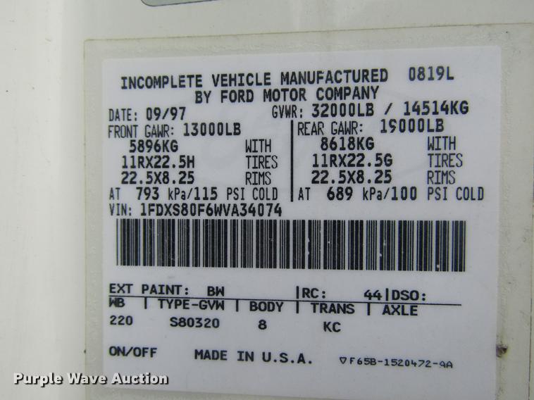 image for item DD7429 1998 Ford L8513 Louisville 113 service truck with crane