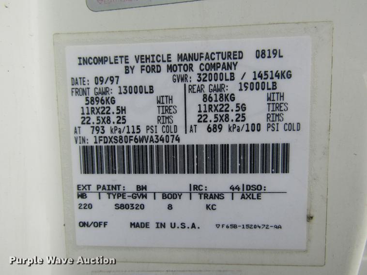 image for item DD7429 1998 Ford L8513 Louisville 113 service truck with crane