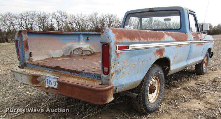 image for item DD8754 1978 Ford F250 pickup truck