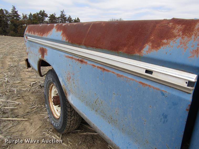image for item DD8754 1978 Ford F250 pickup truck