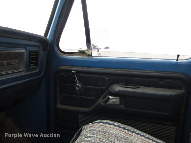 image for item DD8754 1978 Ford F250 pickup truck