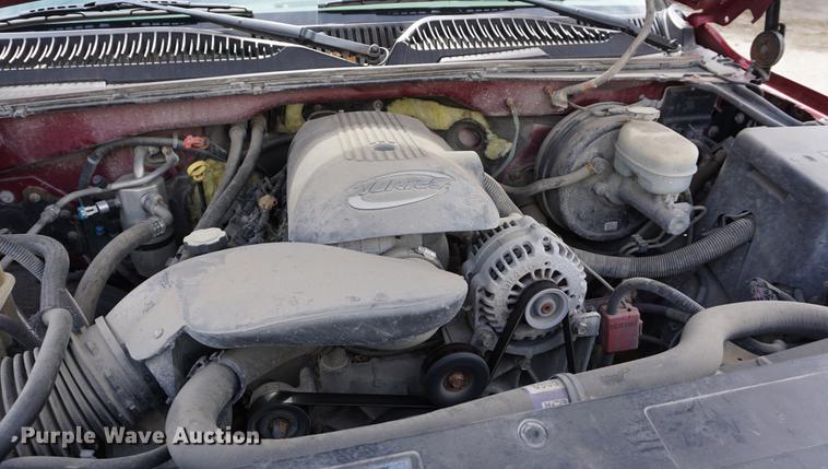 image for item DE3212 2005 GMC Sierra 1500 Crew Cab pickup truck