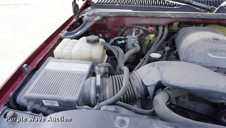 image for item DE3212 2005 GMC Sierra 1500 Crew Cab pickup truck