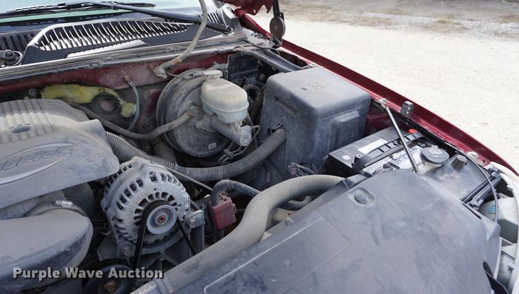 image for item DE3212 2005 GMC Sierra 1500 Crew Cab pickup truck