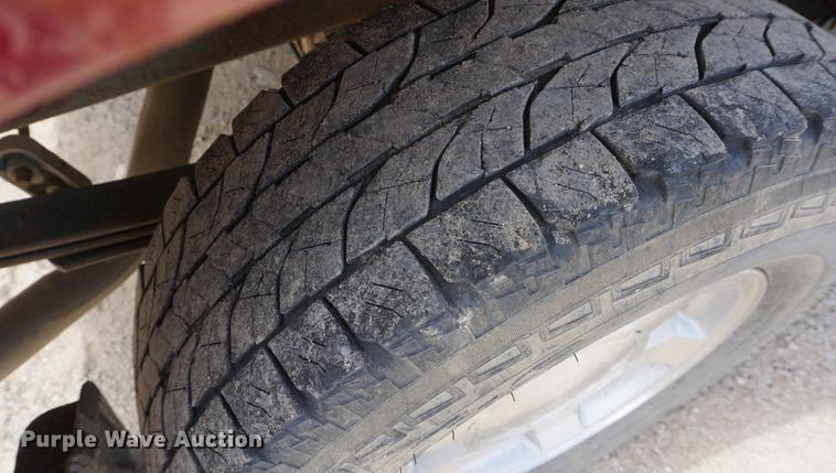 image for item DE3212 2005 GMC Sierra 1500 Crew Cab pickup truck