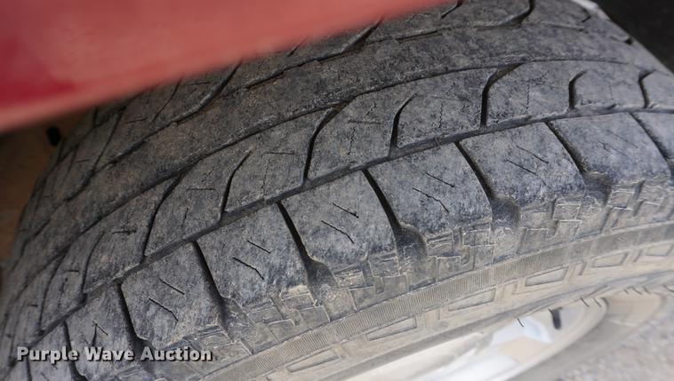 image for item DE3212 2005 GMC Sierra 1500 Crew Cab pickup truck