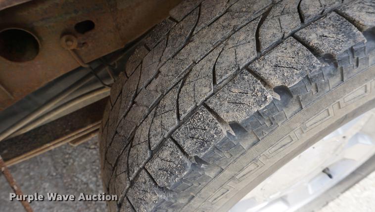 image for item DE3212 2005 GMC Sierra 1500 Crew Cab pickup truck