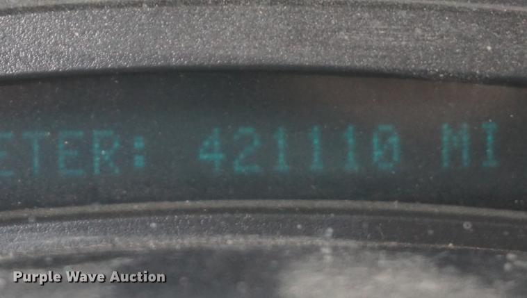 image for item DE3213 2004 Chevrolet Silverado 2500HD Crew Cab pickup truck